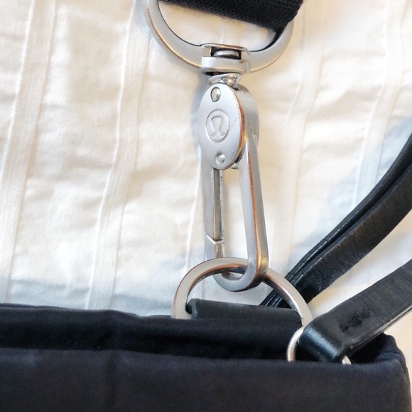 Lululemon Hip To Be Free Crossbody Bag Black - Picture 10 of 15